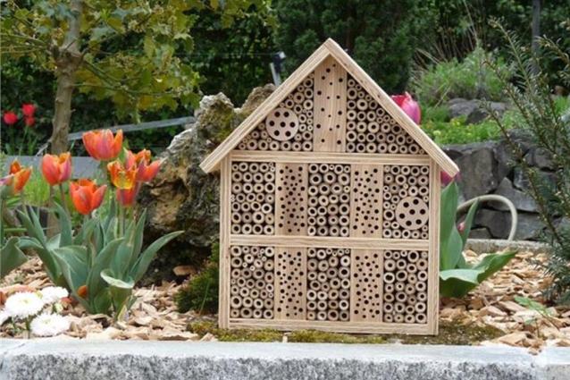 Bienen- & Insektenhotel