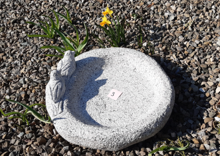 Bad Granit mit Vögel